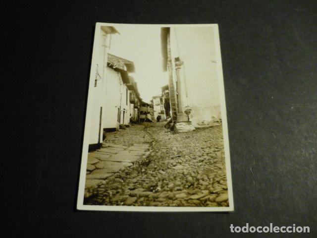 Fotografia antiga: PUEBLA DE SANABRIA ZAMORA UNA CALLE ANTIGUA FOTOGRAFIA 1932 6 X 9 CM