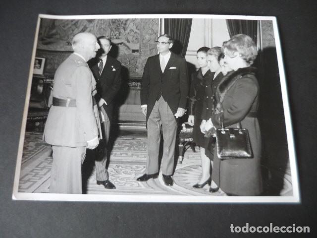 Antique Photography: GRUPO EN RECEPCION FRANCISCO FRANCO ANTIGUA FOTOGRAFIA 18 X 24 CM