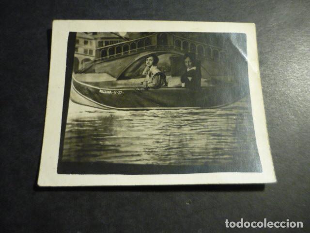 Fotograf&iacute;a antigua: NI&Ntilde;OS EN FERIA GONDOLA DE VENECIA FOTOGRAFIA POR AMBULANTE MINUTERO 7 X 9 CM