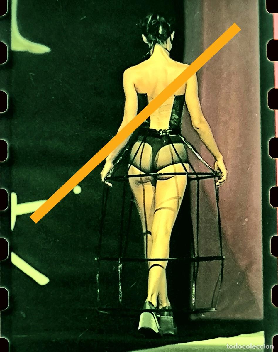 Fotograf&iacute;a antigua: Negativo de fotograf&iacute;a. Festival de Benicassim Castell&oacute;n. Chica. Desfile modelo. A&ntilde;os 90..