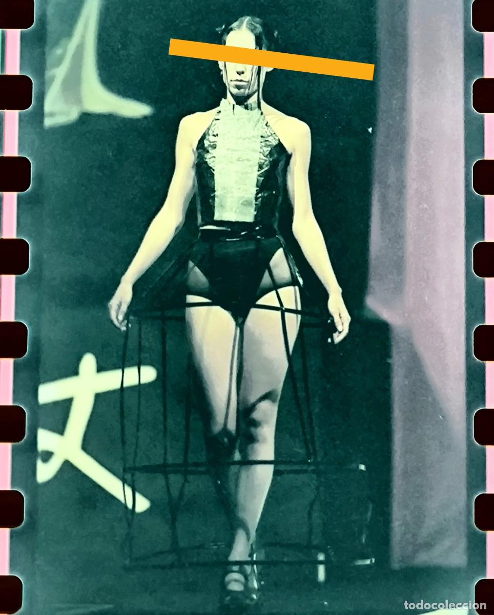 Fotograf&iacute;a antigua: Negativo de fotograf&iacute;a. Festival de Benicassim Castell&oacute;n. Chica. Desfile modelo. A&ntilde;os 90.