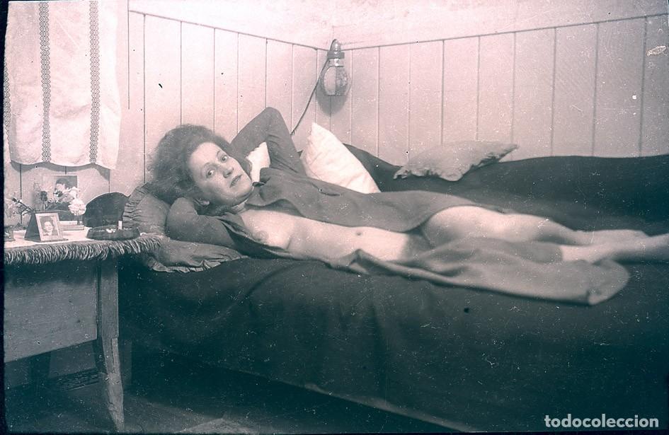 Fotograf&iacute;a antigua: LOTE DE 3 NEGATIVOS DE DESNUDOS FEMENINOS TAMA&Ntilde;O 6 X 9 cm.