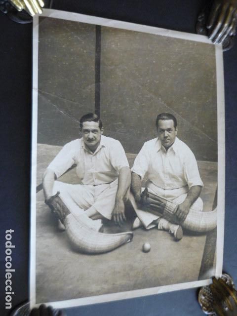 Fotograf&iacute;a antigua: JUAN DE LANDA ACTOR DE MOTRICO JUGANDO A LA PELOTA VASCA ANTIGUA FOTOGRAFIA ORIGINAL 18 X 24 CM