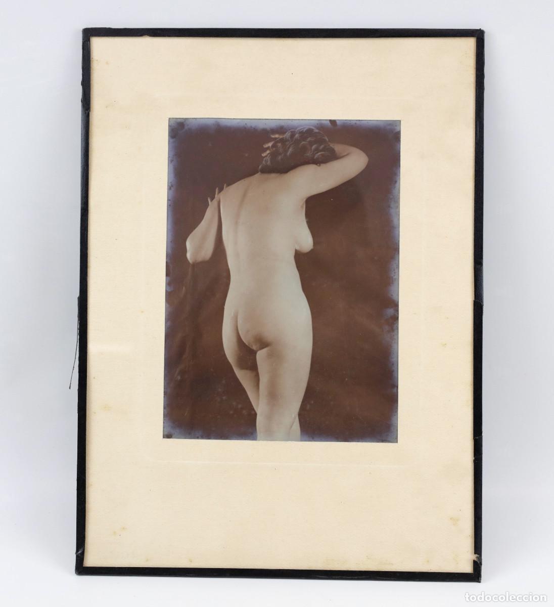 Fotograf&iacute;a antigua: DESNUDO FEMENINO SIN DATOS, T&Iacute;TULO: VERGONYOSA. 22x16cm. 1915's.