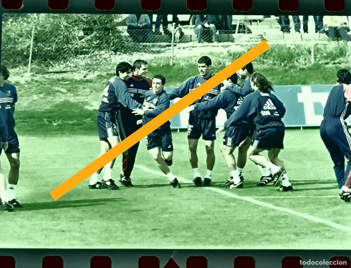 Fotograf&iacute;a antigua: Antiguo negativo de fotograf&iacute;a. Selecci&oacute;n espa&ntilde;ola de f&uacute;tbol. Concentraci&oacute;n Espa&ntilde;a. A&ntilde;os 90