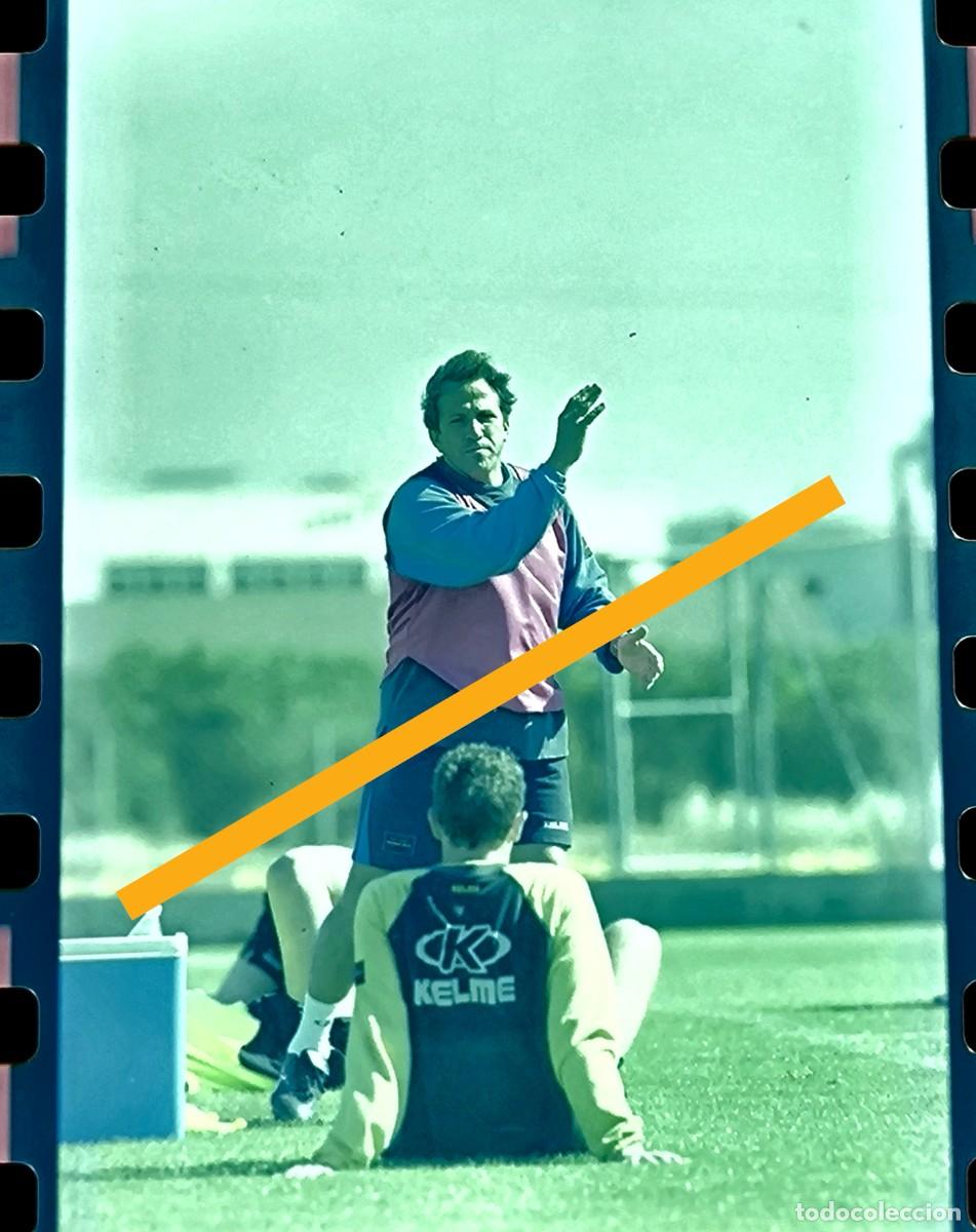 Fotograf&iacute;a antigua: Antiguo negativo de fotograf&iacute;a. Entrenamiento Villarreal club de f&uacute;tbol. V&iacute;ctor Mu&ntilde;oz.