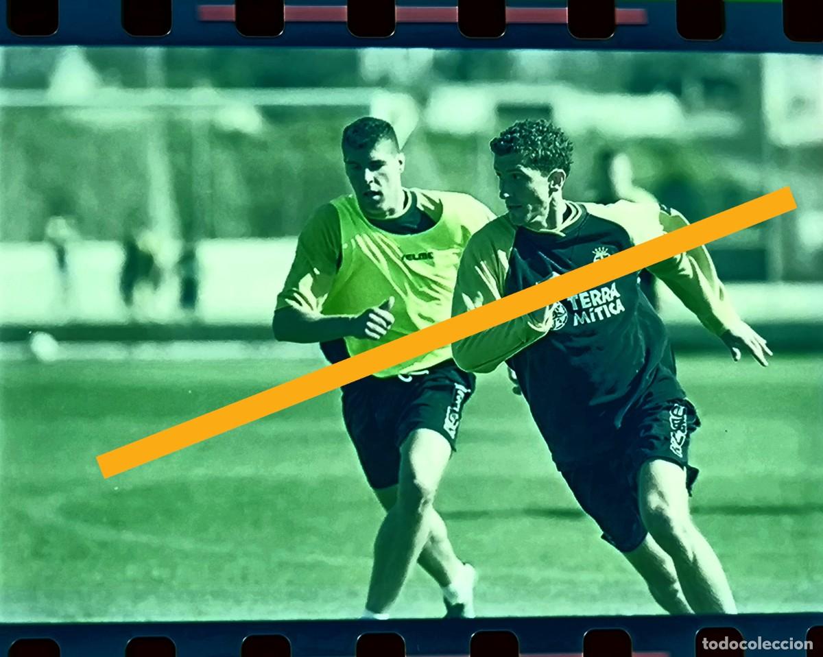 Fotografia antica: Antiguo negativo de fotograf&iacute;a. Entrenamiento Villarreal club de f&uacute;tbol. A&ntilde;o 2001.