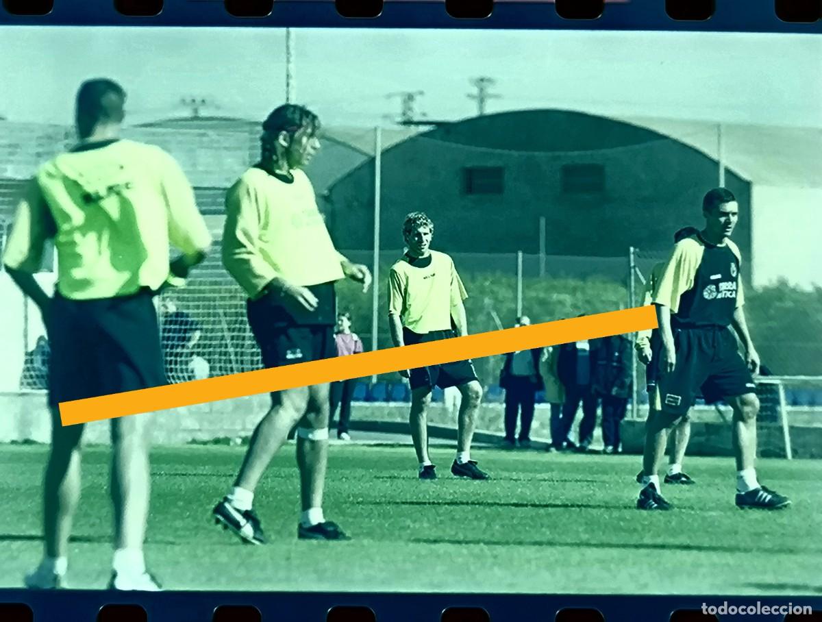 Fotografia antica: Antiguo negativo de fotograf&iacute;a. Entrenamiento Villarreal club de f&uacute;tbol. A&ntilde;o 2001.