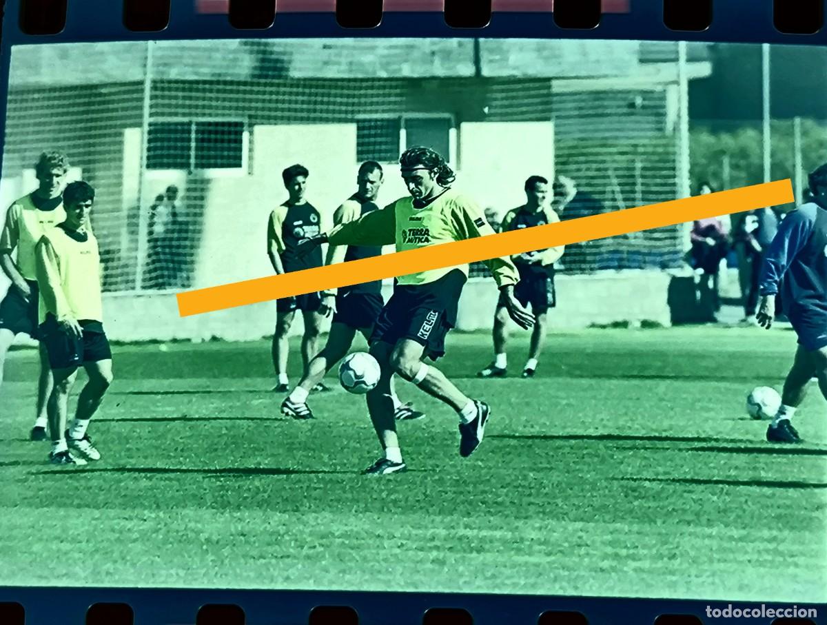 Fotografia antica: Antiguo negativo de fotograf&iacute;a. Entrenamiento Villarreal club de f&uacute;tbol. A&ntilde;o 2001.