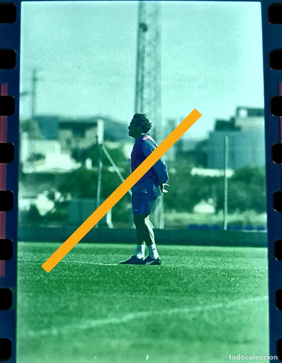 Fotograf&iacute;a antigua: Antiguo negativo de fotograf&iacute;a. Entrenamiento Villarreal club de f&uacute;tbol. A&ntilde;o 2001.