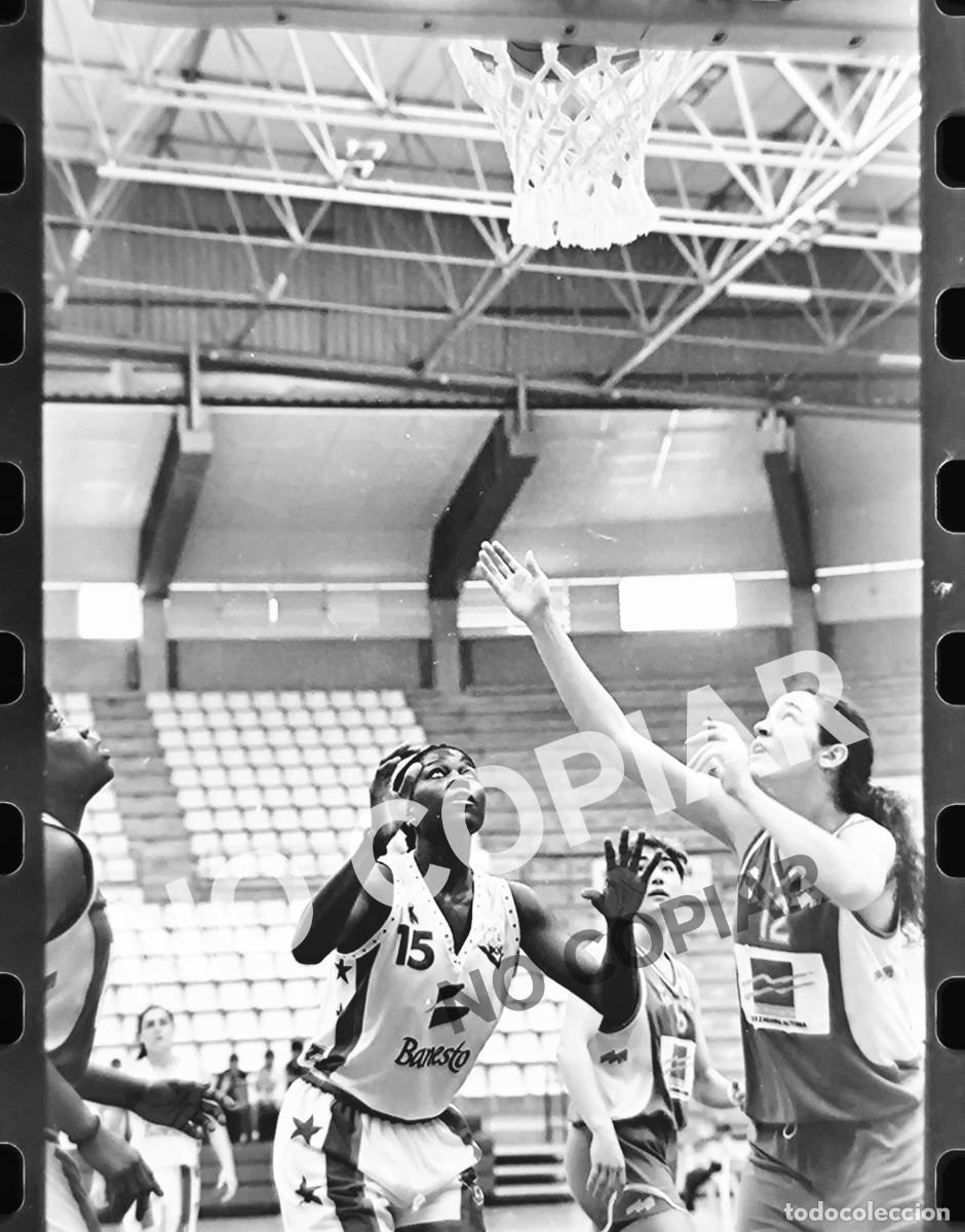 Fotograf&iacute;a antigua: Antiguo negativo de fotograf&iacute;a. Baloncesto femenino. Dorna Godella - Club Juven. A&ntilde;o 1993