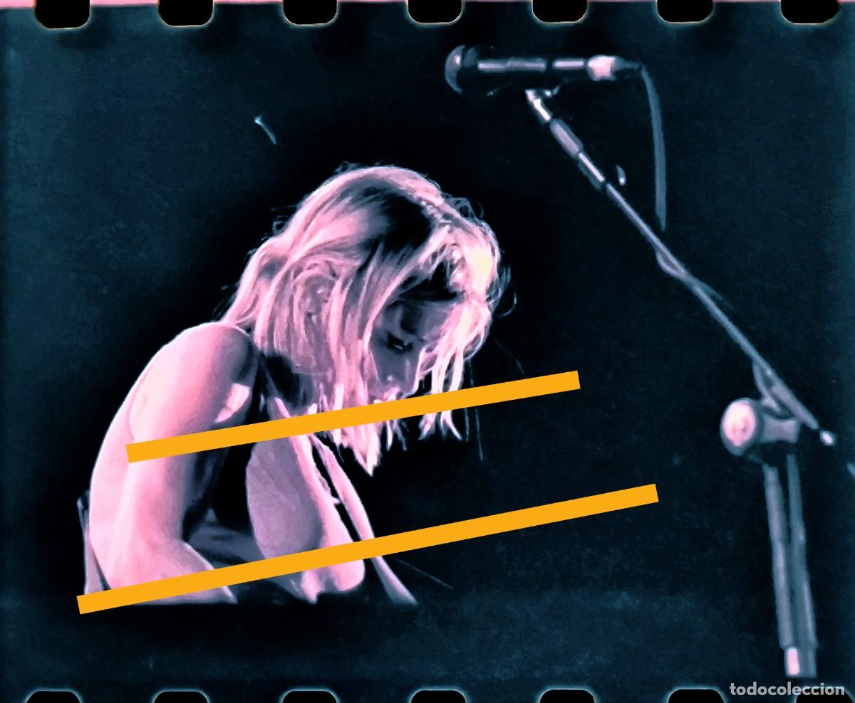 Fotograf&iacute;a antigua: Negativo de fotograf&iacute;a. Sonic Youth. Banda musical, rock. Guitarrista Kim Gordon. Benicassim a&ntilde;os 90