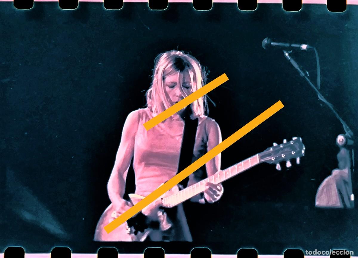 Fotograf&iacute;a antigua: Negativo de fotograf&iacute;a. Sonic Youth. Banda musical, rock. Guitarrista Kim Gordon. Benicassim a&ntilde;os 90