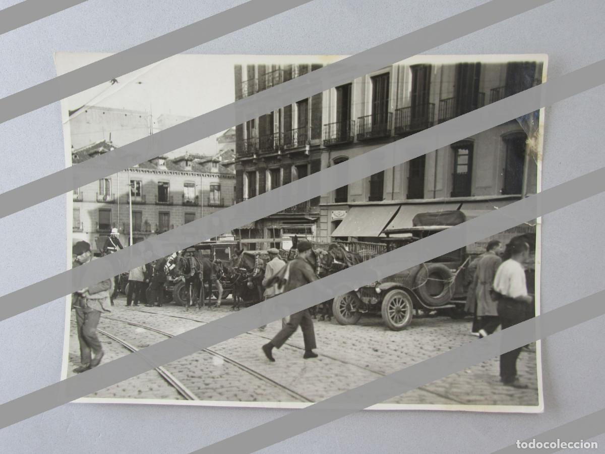 Fotograf&iacute;a antigua: Dos Fotograf&iacute;as de la Plaza de los Carros y del Teatro de la Latina. Madrid. A&ntilde;os 20.