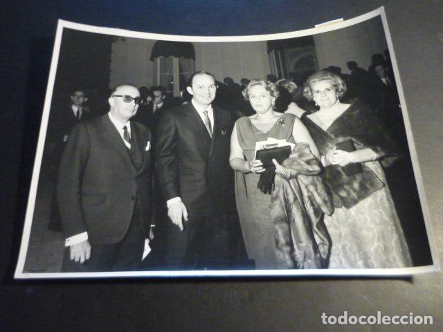 Antique Photography: MADRID INAUGURACION BOUTIQUE BIQUE CON LOS CONDES DE ALMENA ANTIGUA FOTOGRAFIA 18 X 24 CM
