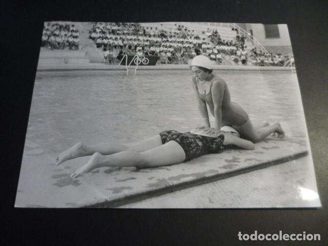 Fotograf&iacute;a antigua: MADRID CURSILLO SOCORRISMO Y SALVAMENTO SERVICIO SOCIAL SECION FEMENINA FOTOGRAFIA 1962 18 X 24 CM