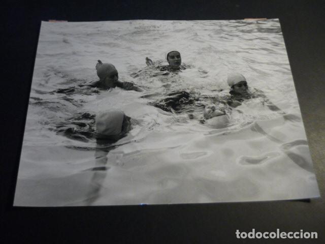 Fotograf&iacute;a antigua: MADRID CURSILLO SOCORRISMO Y SALVAMENTO SERVICIO SOCIAL SECION FEMENINA FOTOGRAFIA 1962 18 X 24 CM