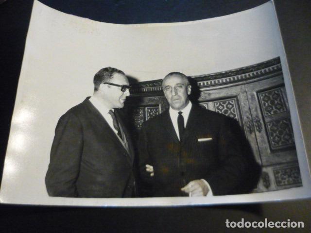 Fotografia antica: PRESIDENTE FEDERACION CENTRO DE AUTOMOVILISMO ALFONSO ABRIL ANTIGUA FOTOGRAFIA 18 X 24 CM