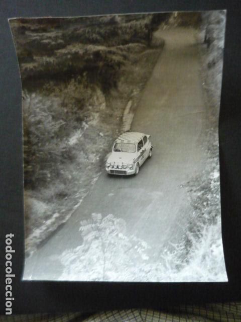 Fotograf&iacute;a antigua: CERRO SAN MIGUEL RALLYE FIRESTONE CARRERA AUTOMOVILISMO ANTIGUA FOTOGRAFIA 18 X 24 CM
