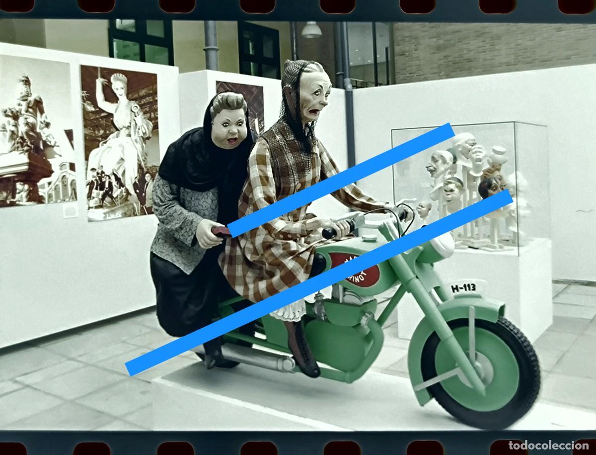 Fotograf&iacute;a antigua: Antiguo negativo de fotograf&iacute;a. Exposici&oacute;n Regino M&aacute;s. Falla. Fallas de Valencia. A&ntilde;o 1999