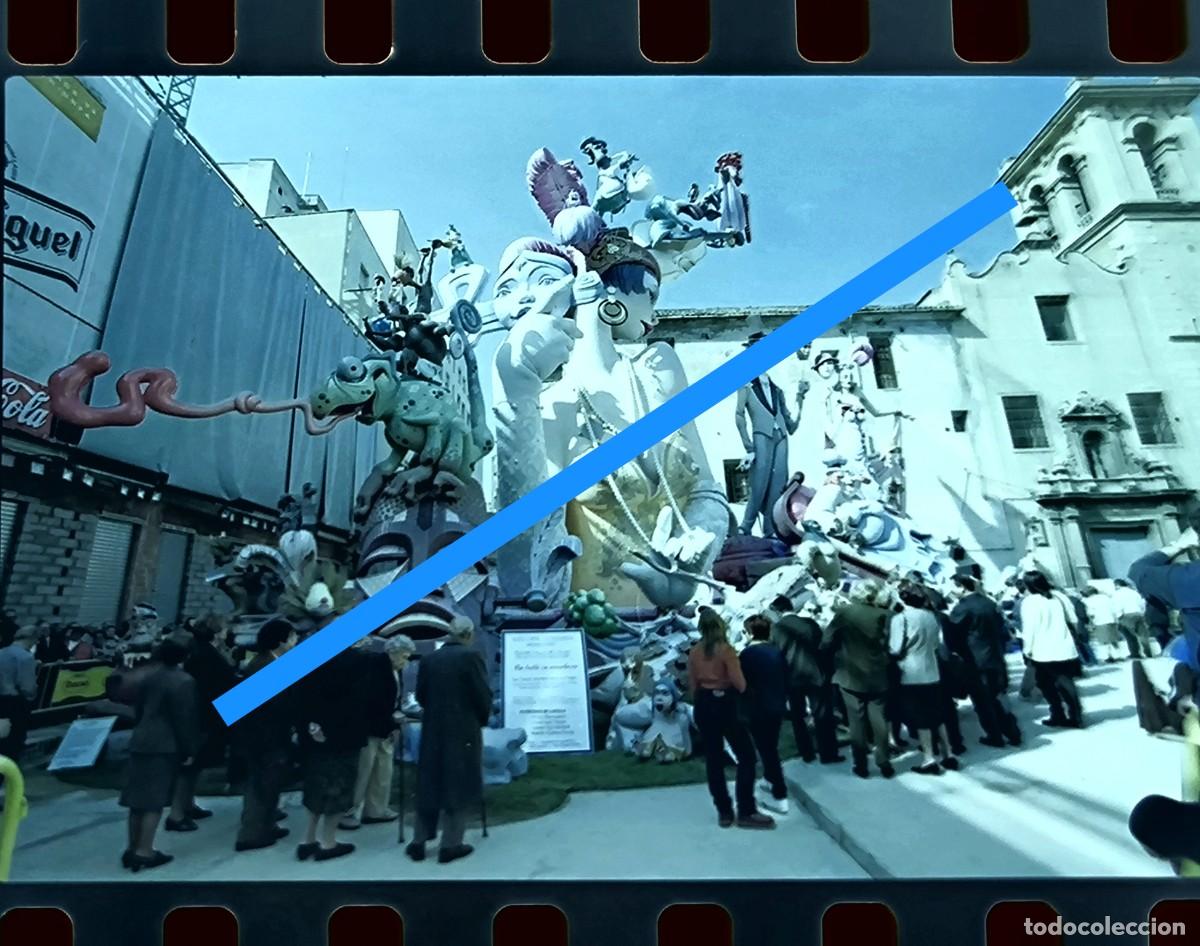 Fotograf&iacute;a antigua: Antiguo negativo de fotograf&iacute;a. Falla plaza del Pilar. Fallas de Valencia. A&ntilde;o 1999