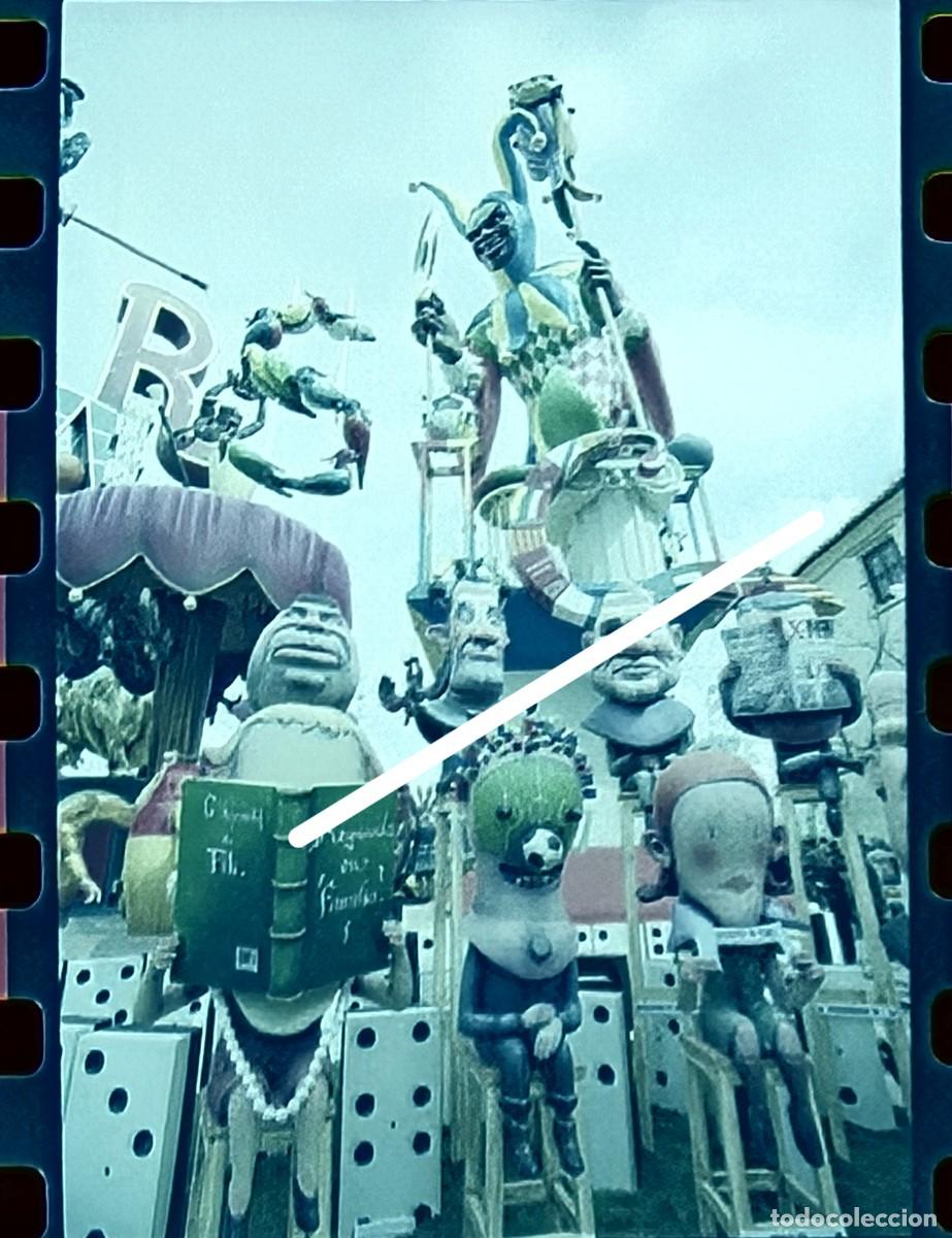 Fotograf&iacute;a antigua: Antiguo negativo de fotograf&iacute;a. Falla plaza del Pilar. Fallas de Valencia. A&ntilde;o 2002