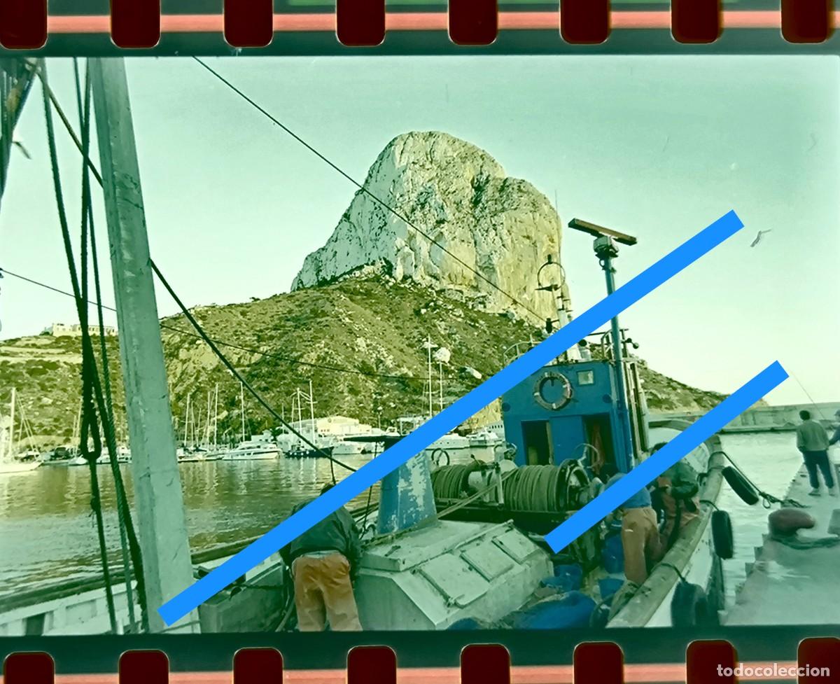 Fotograf&iacute;a antigua: Antiguo negativo de fotograf&iacute;a. Calpe Alicante. Barco pesquero. A&ntilde;os 90