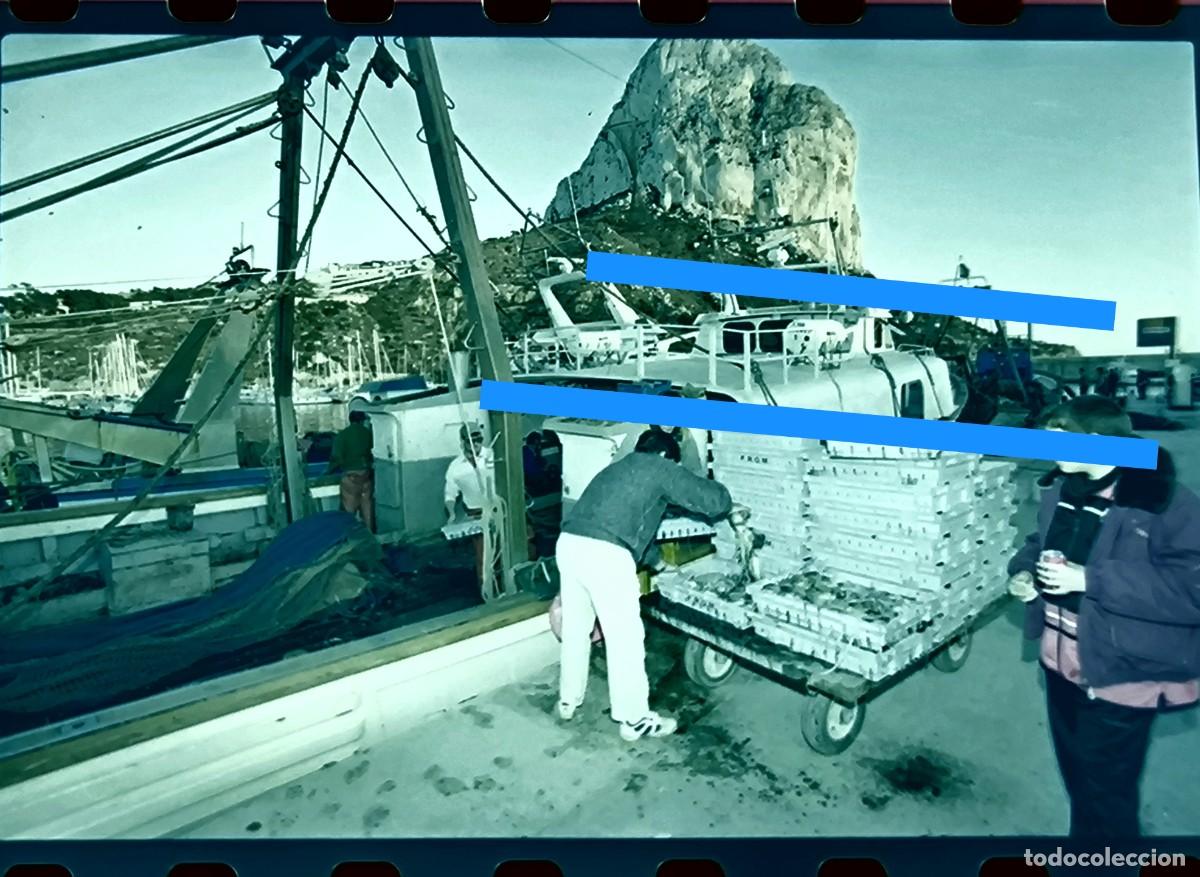 Fotograf&iacute;a antigua: Antiguo negativo de fotograf&iacute;a. Calpe Alicante. Barco pesquero. A&ntilde;os 90