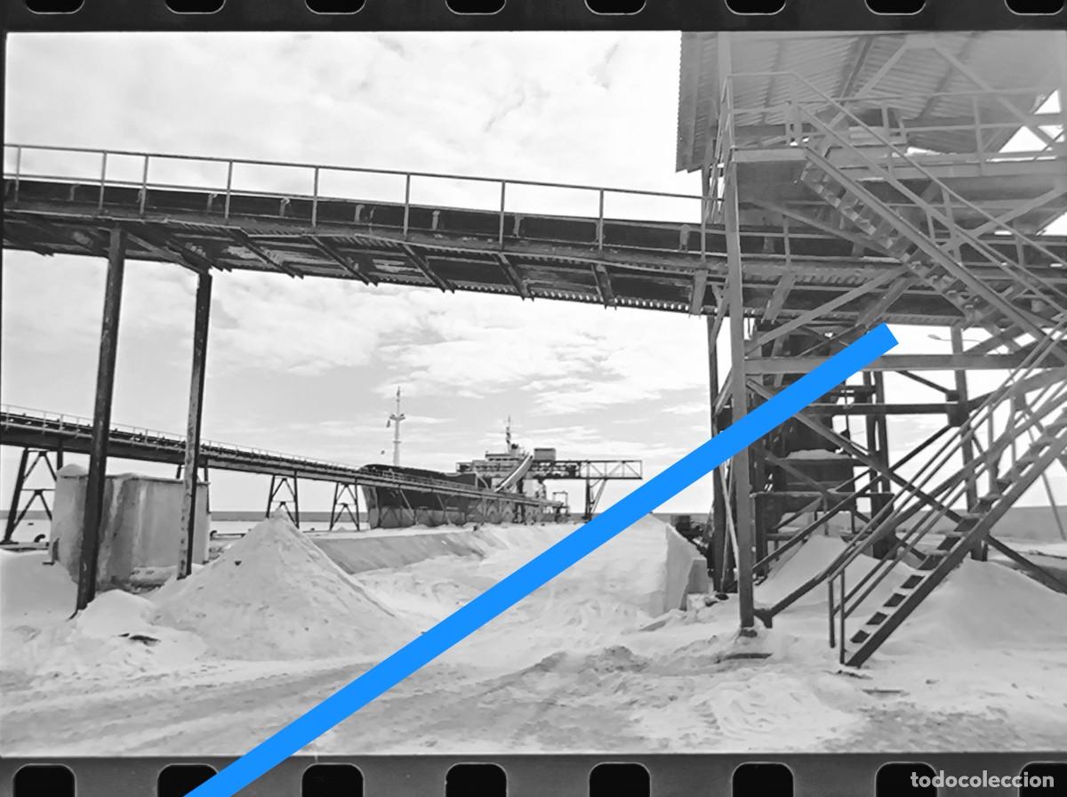 Fotograf&iacute;a antigua: Antiguo negativo de fotograf&iacute;a. Salinas de Torrevieja Alicante. A&ntilde;os 80/90
