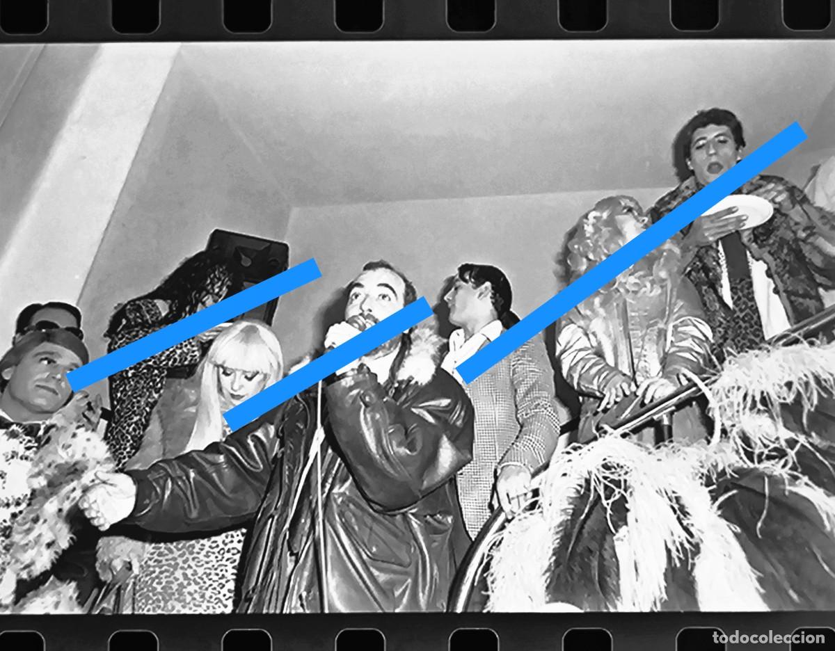Fotograf&iacute;a antigua: Antiguo negativo de fotograf&iacute;a. Compa&ntilde;&iacute;a de teatro la Cubana. C&oacute;meme el coco negro. A&ntilde;o 1991