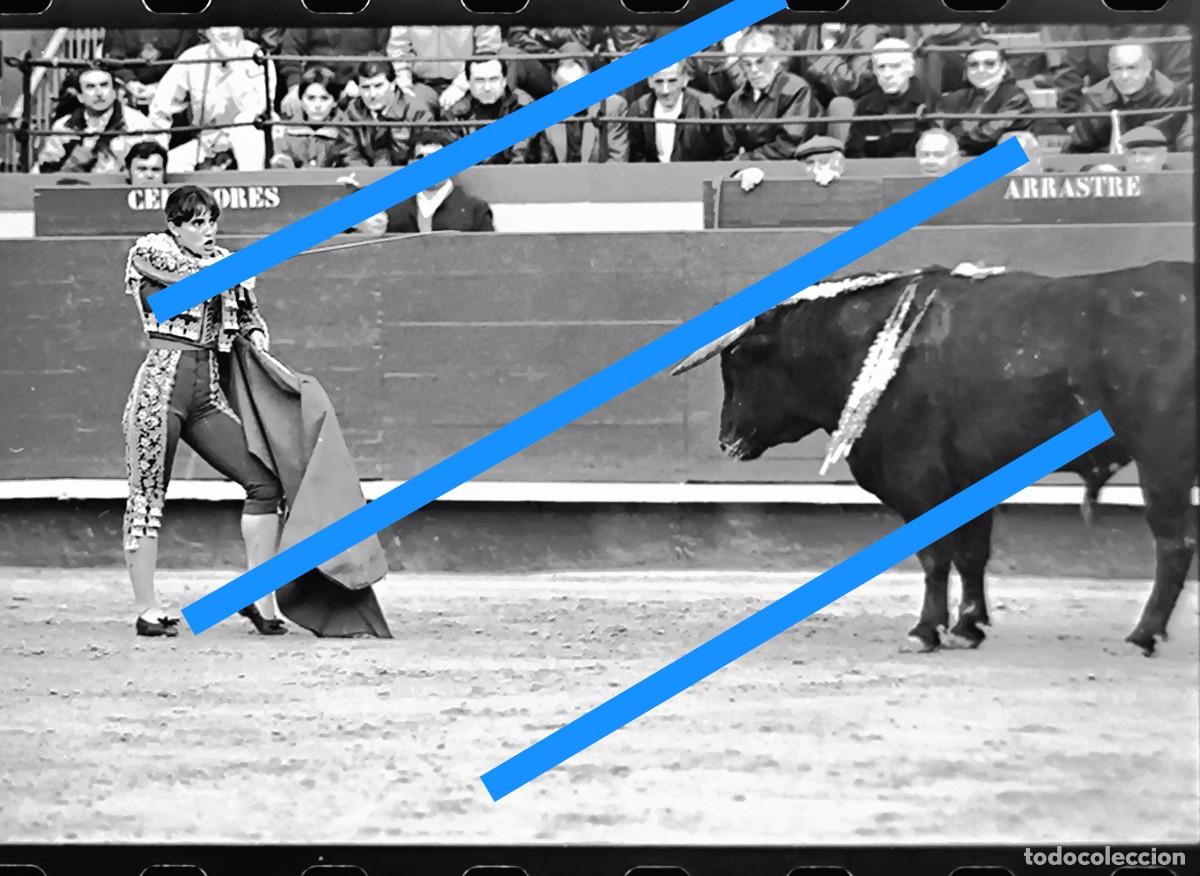 Fotograf&iacute;a antigua: Antiguo negativo de fotograf&iacute;a. Torero, torera Cristina S&aacute;nchez. Plaza de toros. A&ntilde;o 1992.