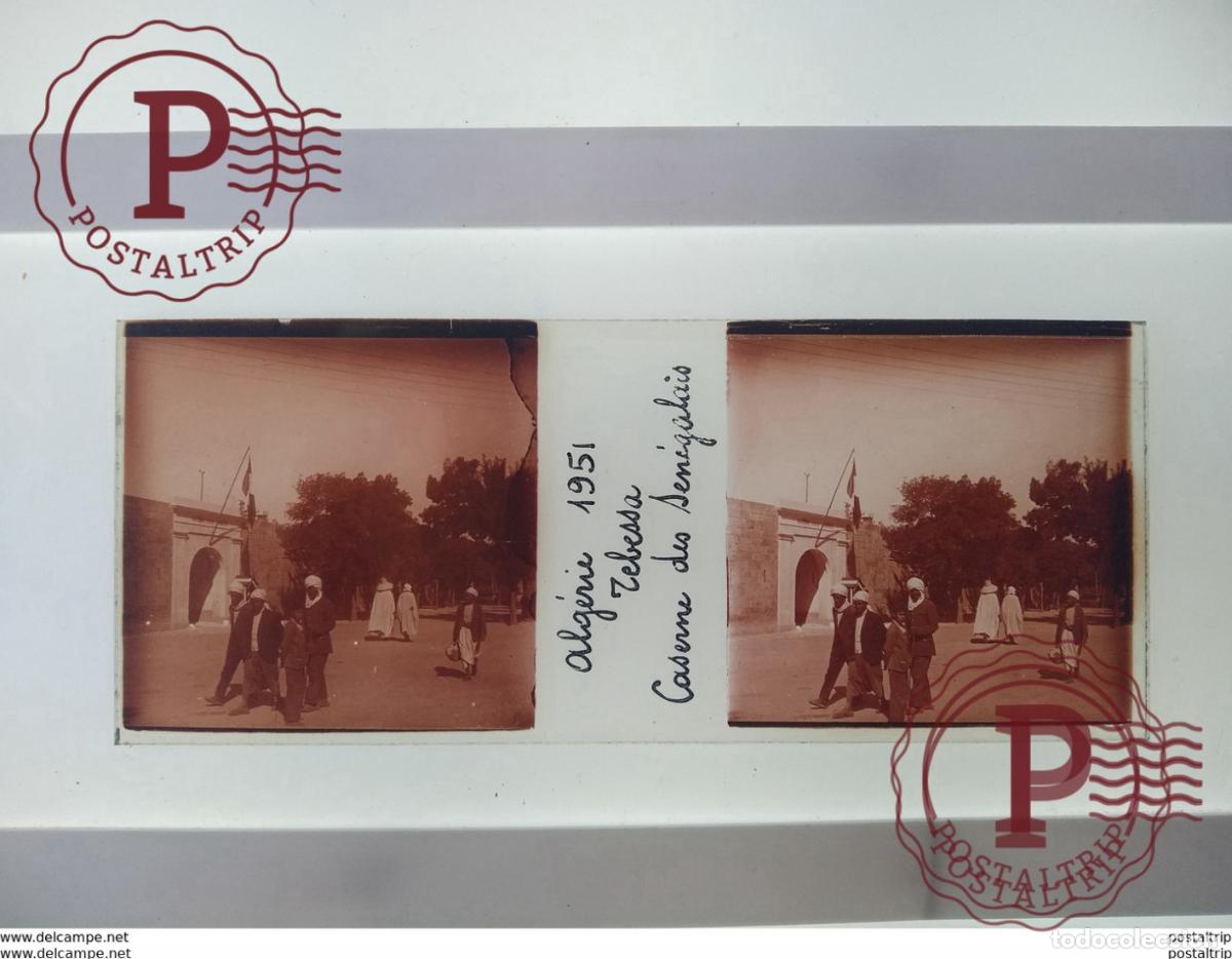 Fotograf&iacute;a antigua: 1951 Rebessa Caserne des senegalais St&eacute;r&eacute;o sur verre plaque de Alger Alg&eacute;rie