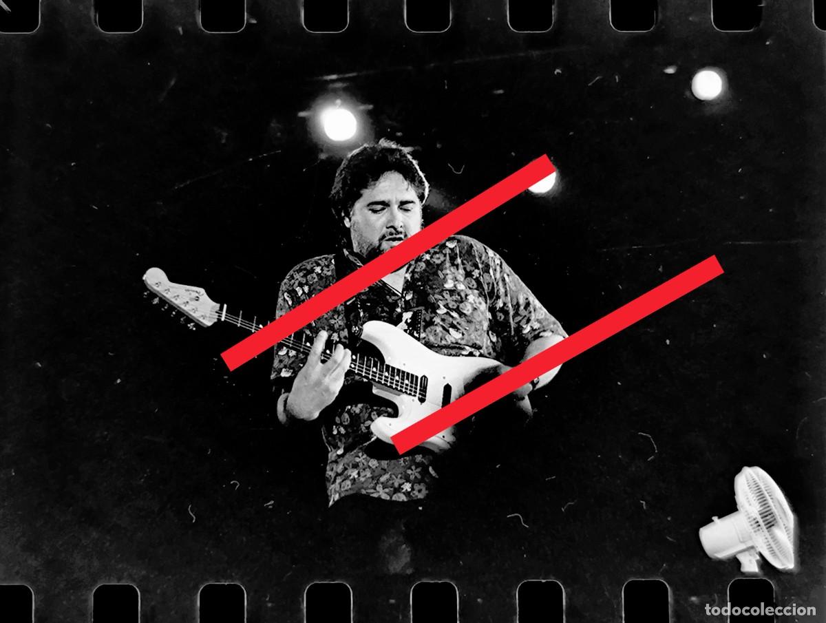Fotograf&iacute;a antigua: Negativo de fotograf&iacute;a. Coco Montoya. Guitarrista Blues Rock. 1991