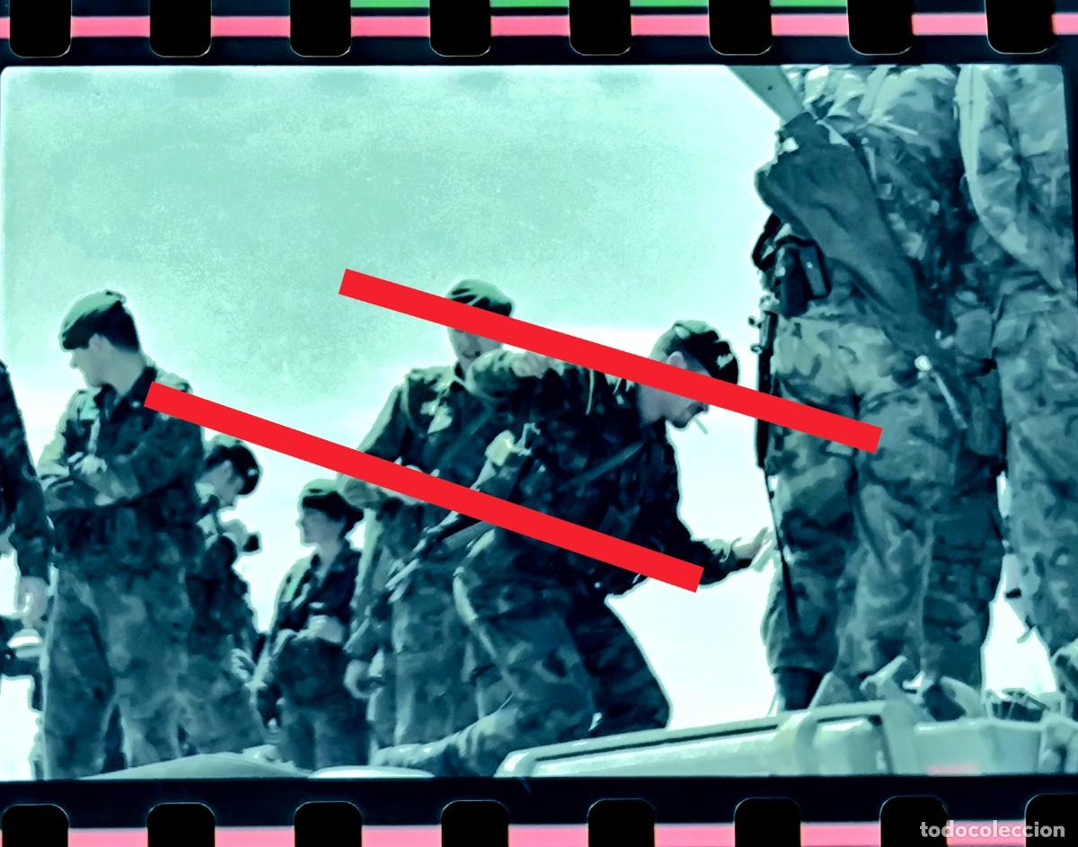 Fotograf&iacute;a antigua: Negativo de fotograf&iacute;a. Militar. Militares espa&ntilde;oles hacia Kosovo. A&ntilde;o 1999