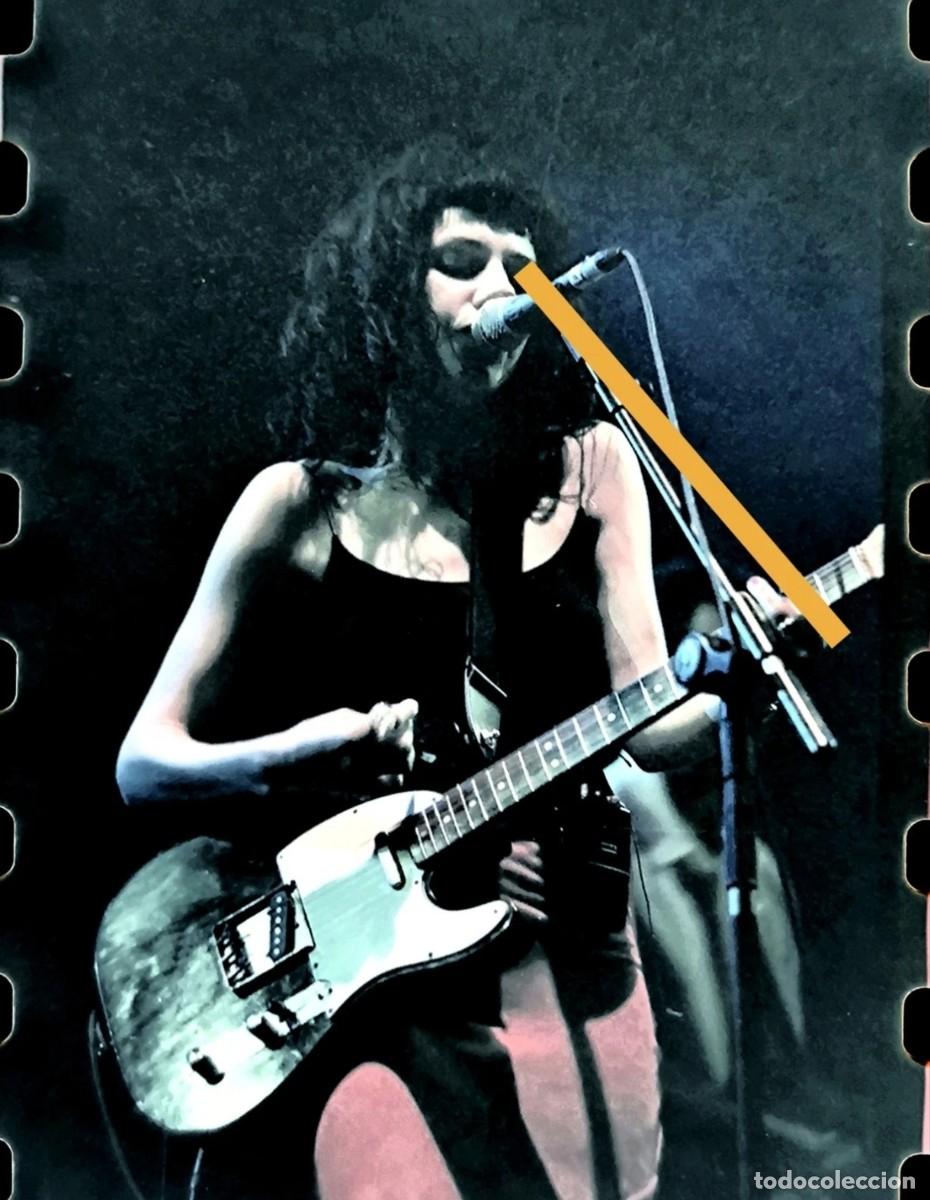 Fotograf&iacute;a antigua: Negativo de fotograf&iacute;a. Cantante brit&aacute;nica PJ Harvey. Festival musical Benicassim. 1998