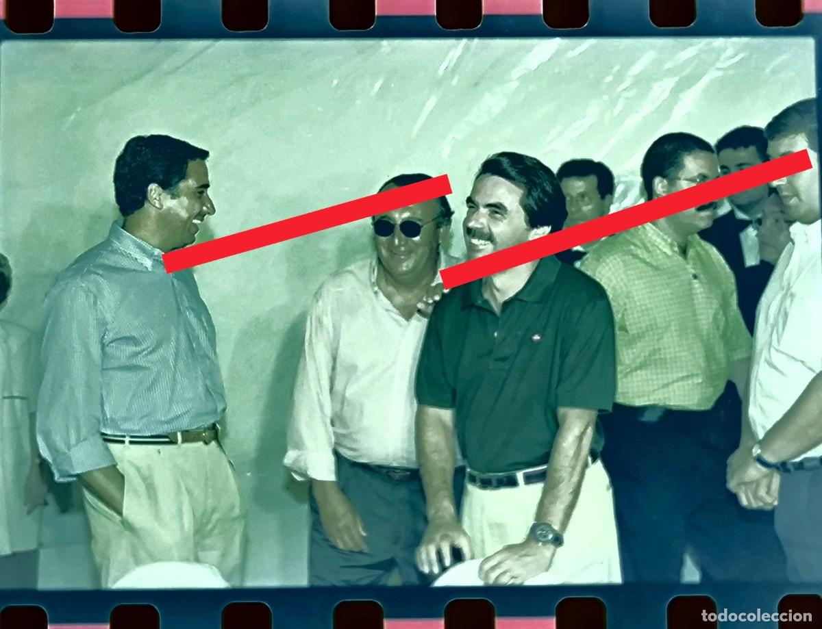 Fotograf&iacute;a antigua: Negativo de fotograf&iacute;a. Visita de Jos&eacute; Mar&iacute;a Aznar a Alcora Castell&oacute;n. A&ntilde;o 1999