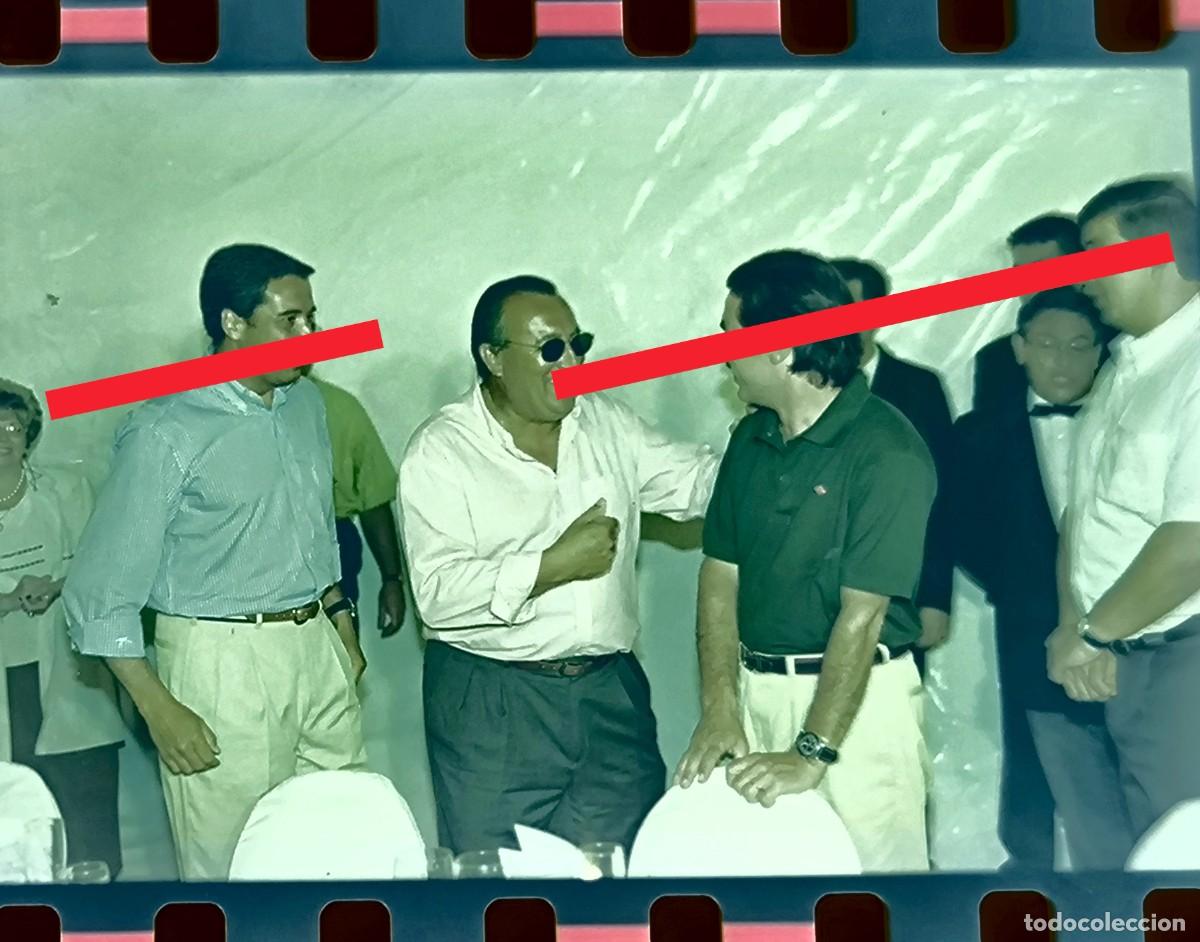 Fotograf&iacute;a antigua: Negativo de fotograf&iacute;a. Visita de Jos&eacute; Mar&iacute;a Aznar a Alcora Castell&oacute;n. A&ntilde;o 1999