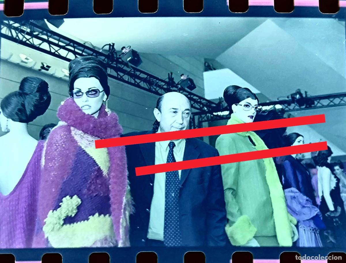 Fotograf&iacute;a antigua: Negativo de fotograf&iacute;a. Francis Montesinos. Dise&ntilde;ador de moda. A&ntilde;o 2002