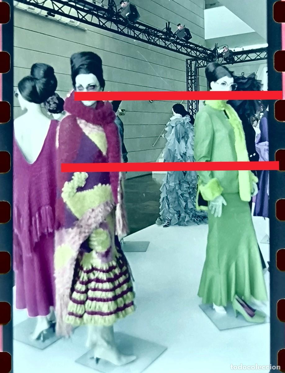 Fotograf&iacute;a antigua: Negativo de fotograf&iacute;a. Exposici&oacute;n. Francis Montesinos. Dise&ntilde;ador de moda. A&ntilde;o 2002