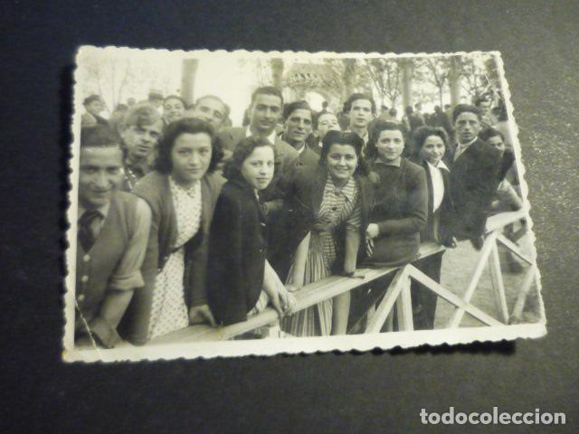 Fotograf&iacute;a antigua: LOGRO&Ntilde;O LA RIOJA GRUPO 1943 CHAPRESTO FOTOGRAFO ANTIGUA FOTOGRAFIA 8,5 X 12 CM