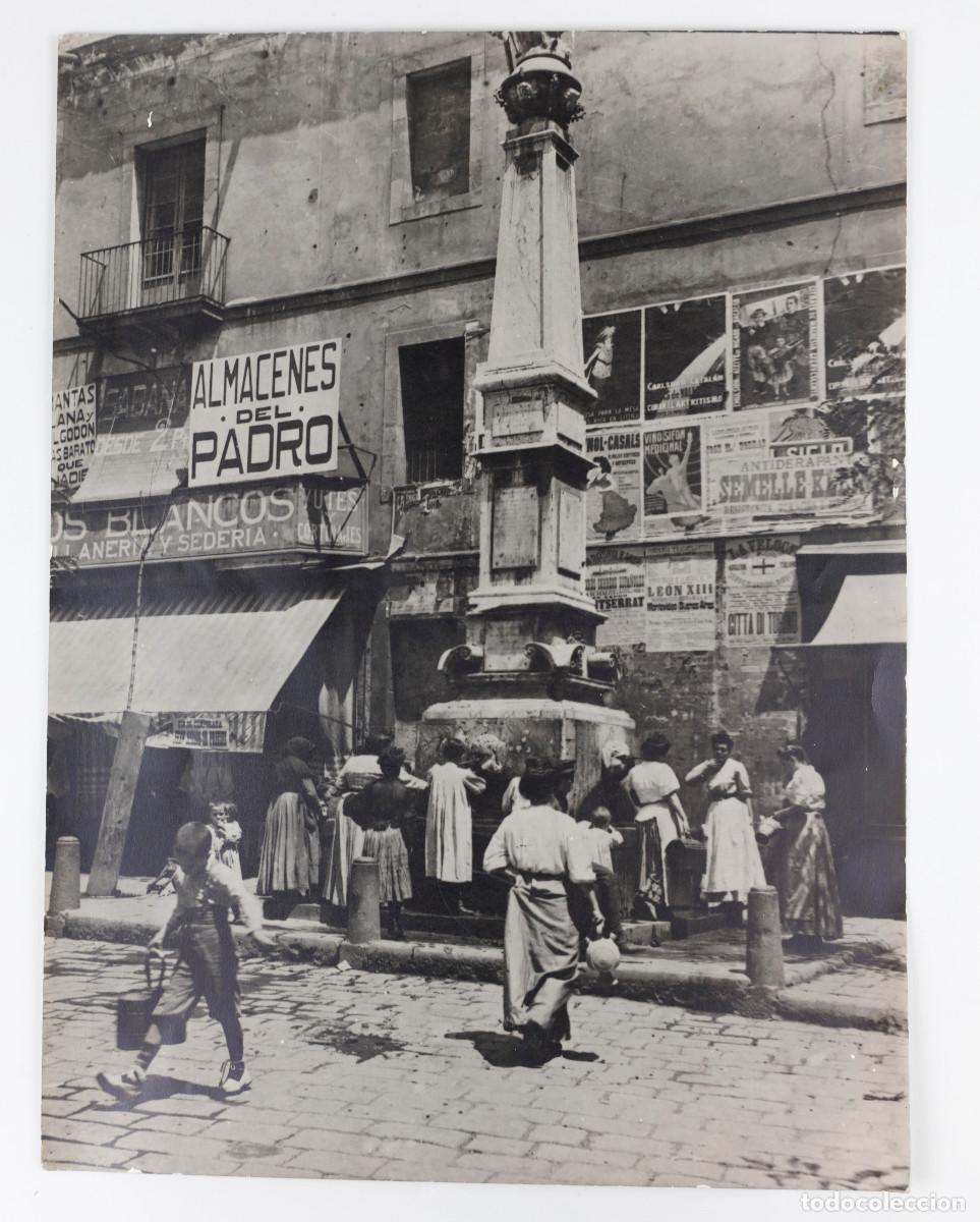 Fotograf&iacute;a antigua: Pla&ccedil;a del padr&oacute;, Barcelona. Gran fotograf&iacute;a 30x40cm.