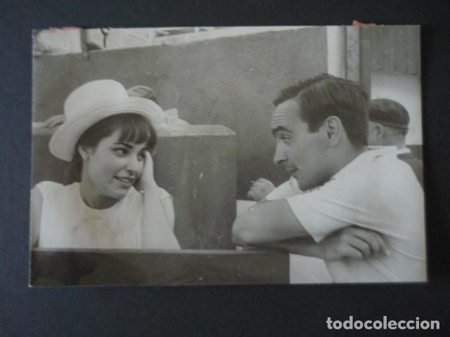 Fotograf&iacute;a antigua: BENIDORM FESTVAL DE LA CANCION CANTANTE ROSALIA FOTOGRAFIA 1963 18 X 12 CM