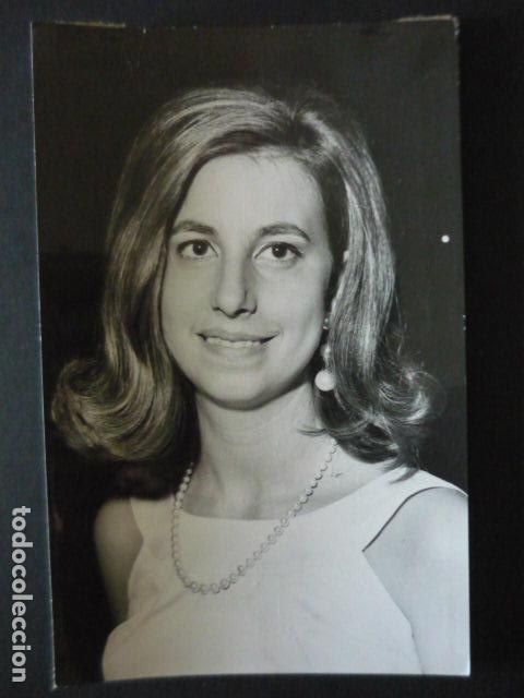 Alte Fotografie: MADRID SE&Ntilde;ORITAS ALTA SOCIEDAD GALA DE DEBUTANTES 1965 ANTIGUA FOTOGRAFIA 12 X 18 CM