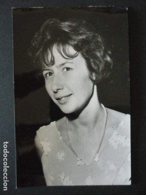 Alte Fotografie: MADRID SE&Ntilde;ORITAS ALTA SOCIEDAD GALA DE DEBUTANTES 1965 ANTIGUA FOTOGRAFIA 12 X 18 CM