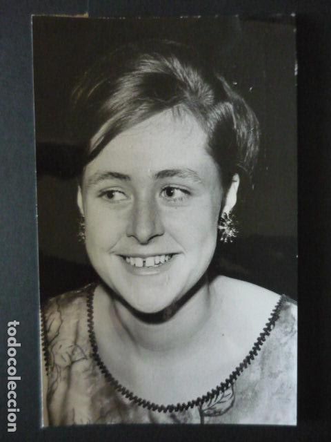 Alte Fotografie: MADRID SE&Ntilde;ORITAS ALTA SOCIEDAD GALA DE DEBUTANTES 1965 ANTIGUA FOTOGRAFIA 12 X 18 CM