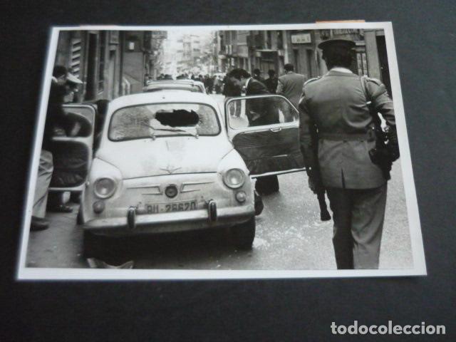 Fotograf&iacute;a antigua: MADRID CALLE VALVERDE TIROTEO DELINCUENTE EL JOSEITO 1975 ANTIGUA FOTOGRAFIA ORIGINAL 13 X 18 CM