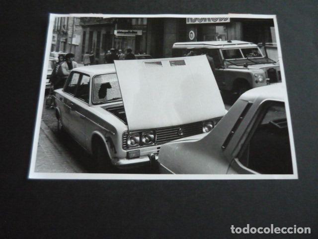 Fotograf&iacute;a antigua: MADRID CALLE VALVERDE TIROTEO DELINCUENTE EL JOSEITO 1975 ANTIGUA FOTOGRAFIA ORIGINAL 13 X 18 CM