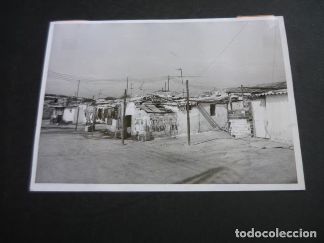 Fotograf&iacute;a antigua: MADRID VALLECAS CHABOLAS TEJAR DE LUIS GOMEZ ANTIGUA FOTOGRAFIA ORIGINAL 13 X 18 CM