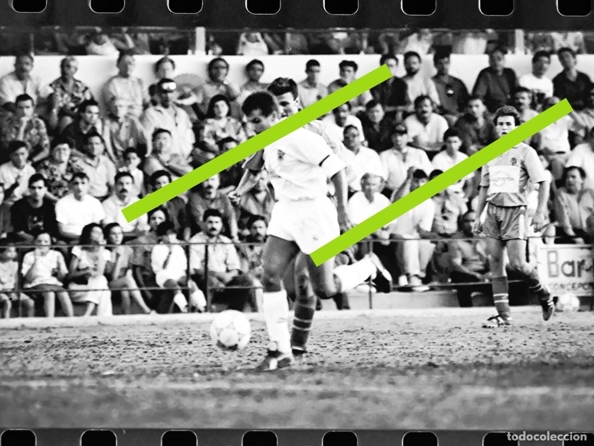 Fotografia antiga: Negativo de fotograf&iacute;a. Burjassot club de f&uacute;tbol - Valencia C.F. Partido. A&ntilde;o 1991.