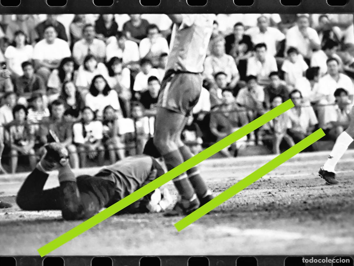 Antique Photography: Negativo de fotograf&iacute;a. Burjassot club de f&uacute;tbol - Valencia C.F. Partido. A&ntilde;o 1991.